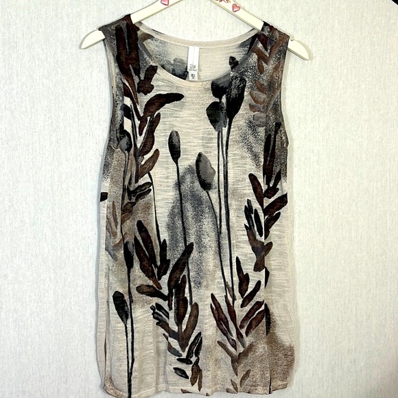 MarlaWynne Sweaters - MarlaWynne monochromatic fine gauge knit tunic length sleeveless top sweater L